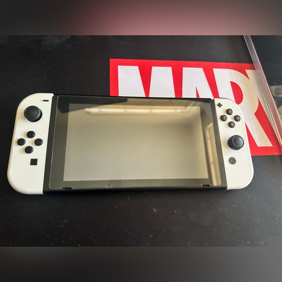 Nintendo switch - Picture 3 of 3